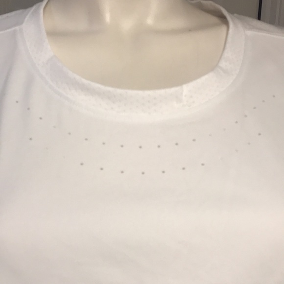 Under Armour Athletic/Athleisure Top, XL, NWT! - Picture 2 of 8